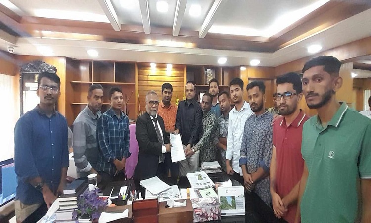 শহীদ জিয়া কমপ্লেক্স নির্মাণসহ ১৯ দফা দাবি ইবি ছাত্রদলের