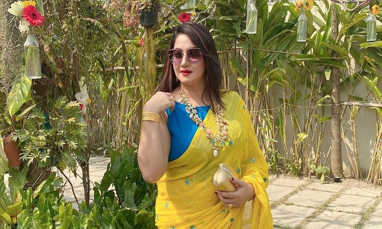 চিত্রনায়িকা শিল্পীর ব্যাংক অ্যাকাউন্ট স্থগিত