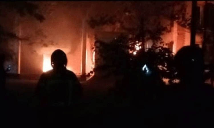 সাবেক মন্ত্রী মায়া চৌধুরীর বাড়িতে ভাঙচুর-অগ্নিসংযোগ