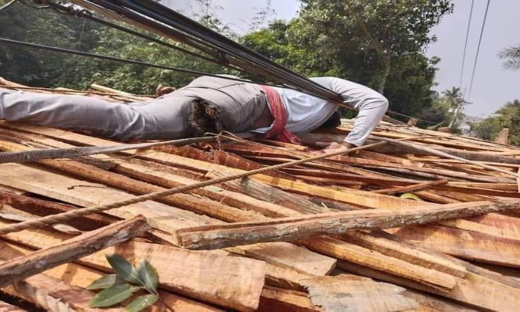 দৌলতপুরে বিদ্যুৎস্পৃষ্টে যুবকের মৃত্যু
