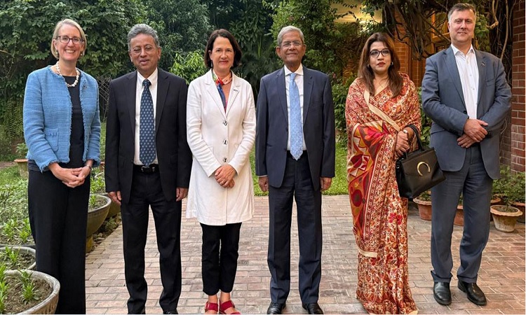 সফররত ব্রিটিশ পররাষ্ট্র প্রতিমন্ত্রীর সঙ্গে ফখরুলের বৈঠক