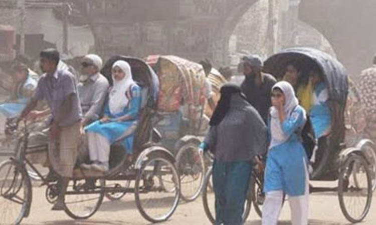 বায়ুদূষণের শীর্ষে দিল্লি-লাহোর, তৃতীয় ঢাকা