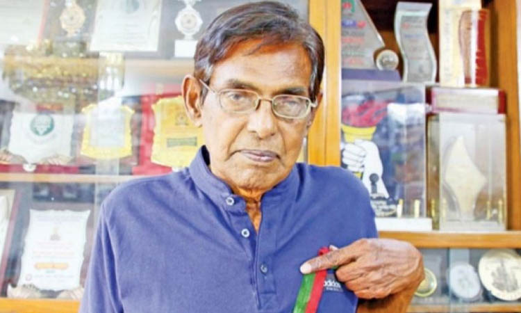 স্বাধীন বাংলা ফুটবল দলের অধিনায়ক পিন্টু মারা গেছেন