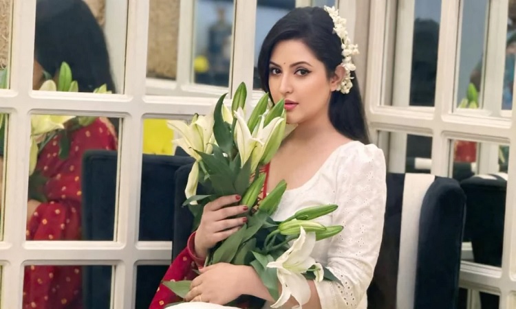আবারও প্রেমে পড়লেন নায়িকা পরীমণি