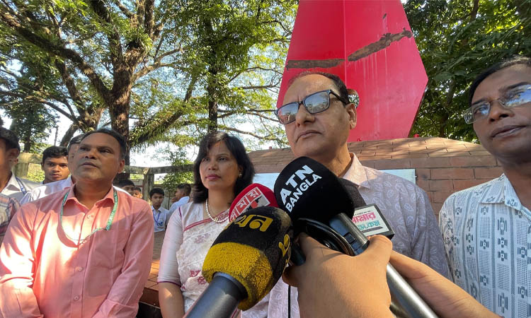 ছাপানো বই পেলে বুঝা যাবে কতটা নির্ভুল: গণশিক্ষা উপদেষ্টা