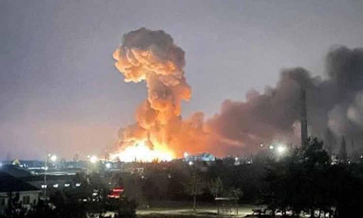 রাশিয়া ও ইরানের বিরুদ্ধে নিষেধাজ্ঞা যুক্তরাজ্যের