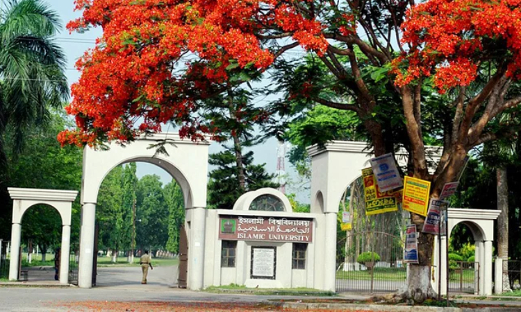 ইবিতে র‌্যাগিংরত অবস্থায় আটক ৫