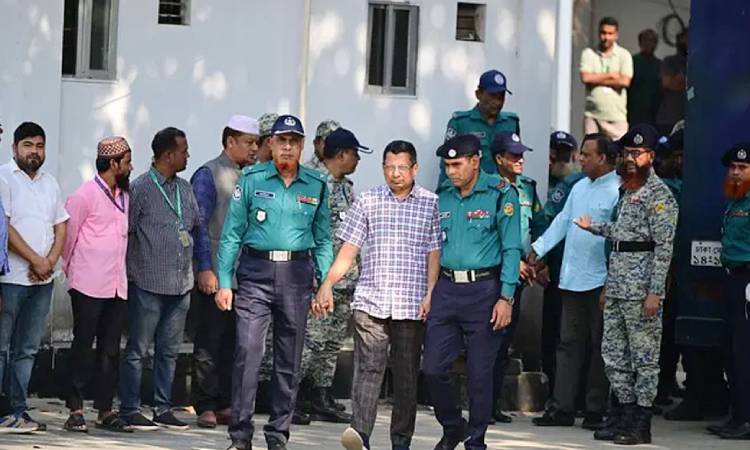 গণহত্যা মামলা, মামুন-জিয়াউলসহ ৮ আসামি ট্রাইব্যুনালে