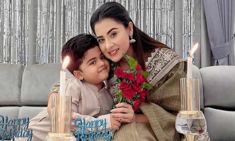 বীরকে নিয়ে জন্মদিন উদযাপন, আবেগপ্রবণ বুবলী