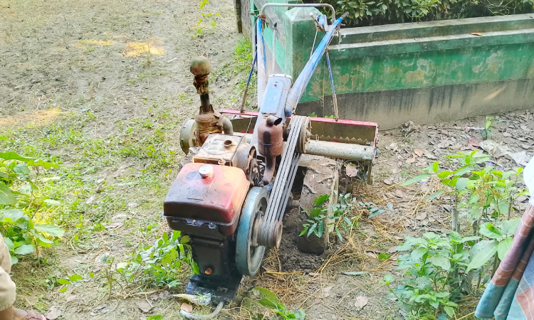 জমি চাষ করতে গিয়ে টিলার চালকের মৃত্যু