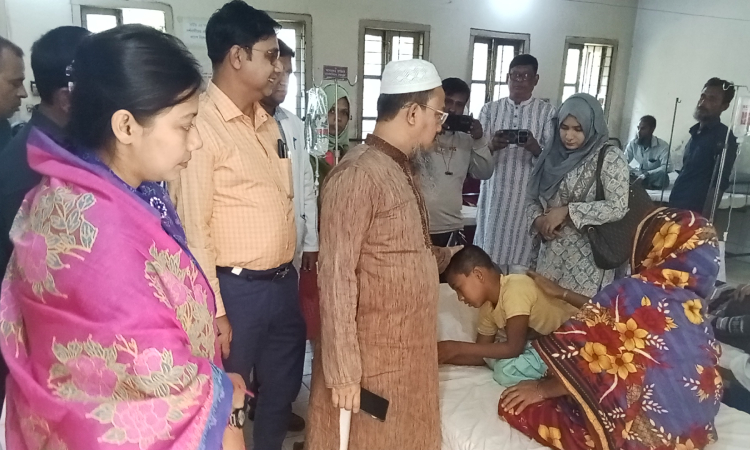সীমিত সামর্থ্য, দুর্গাপুর উপজেলা স্বাস্থ্য কমপ্লেক্সে সেবা অব্যহত