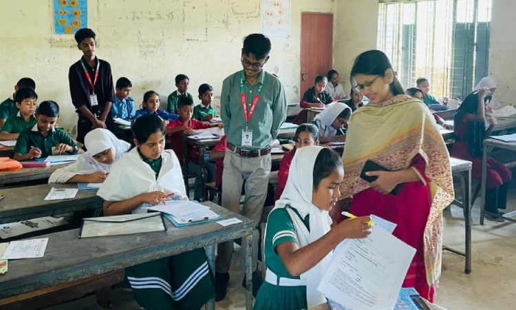 লামায় জাতীয় মেধাবৃত্তি পরীক্ষা অনুষ্ঠিত