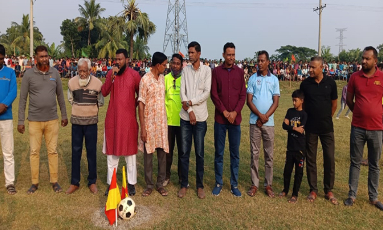 তালায় ফুটবল টুর্নামেন্ট অনুষ্ঠিত