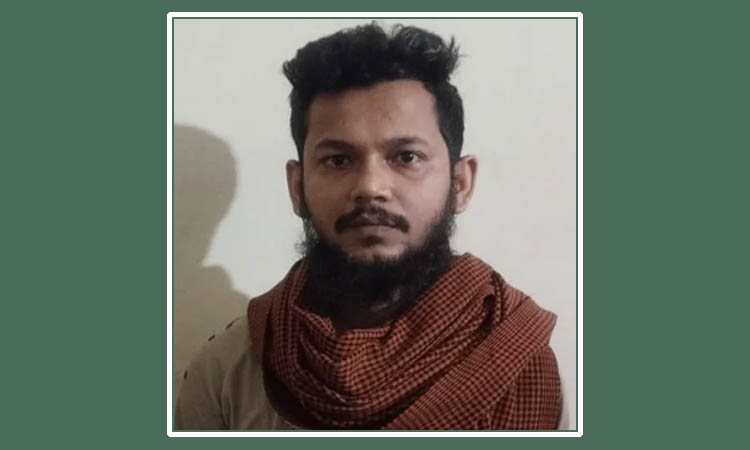নৃশংসভাবে মাকে হত্যা করে থানায় হাজির যুবক