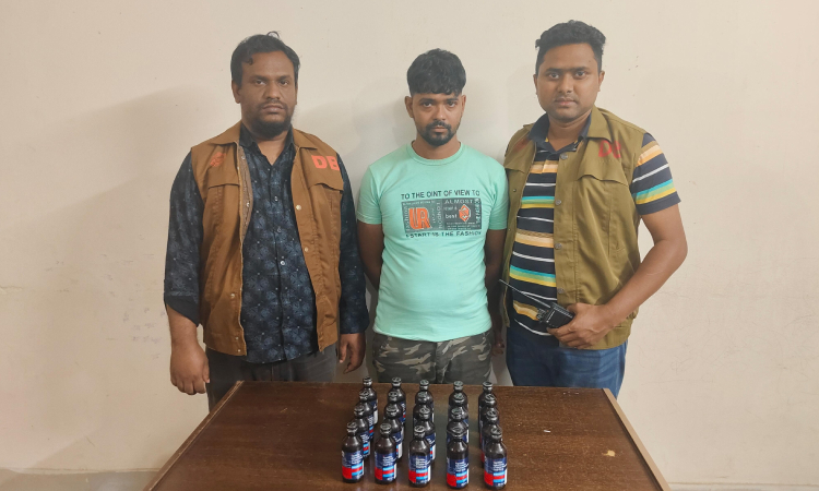 সাভারে মাদকবিরোধী পৃথক অভিযানে গ্রেফতার ৪