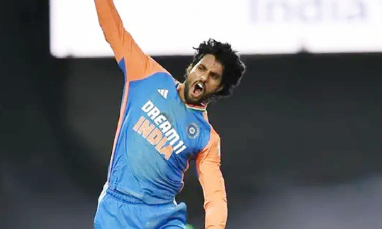 টি-টোয়েন্টিতে টানা তিন সেঞ্চুরি, বিশ্বরেকর্ড তিলকের