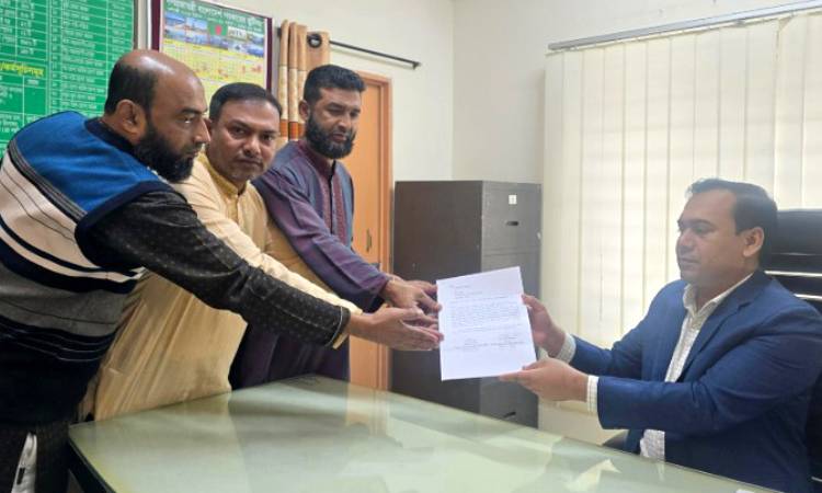 অবৈধভাবে সরকারি সার মজুদ ও উচ্চ মূল্যে খুচরা সার বিক্রয় বন্ধে স্মারকলিপি