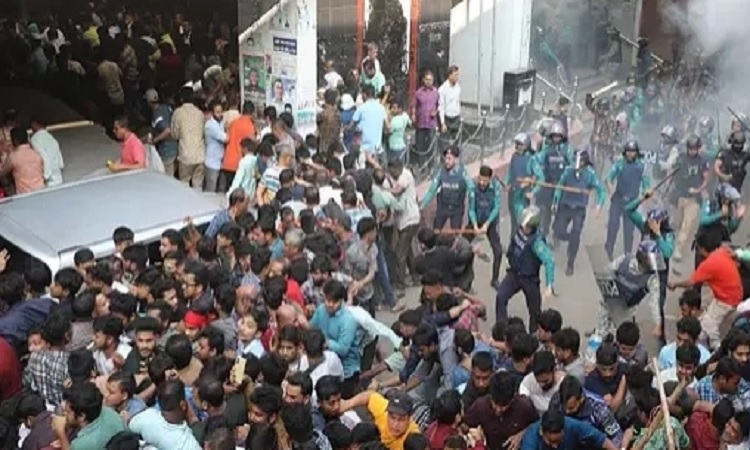 চট্টগ্রাম আদালত প্রাঙ্গণ রণক্ষেত্র
