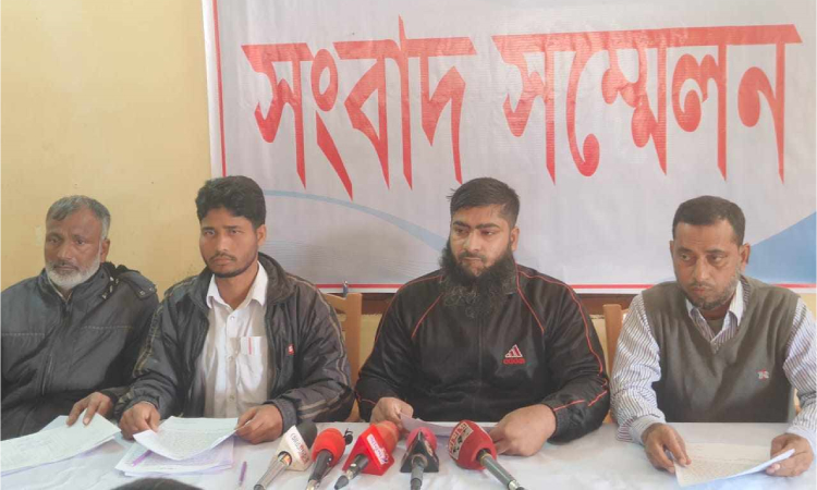 চাঁপাইনবাবগঞ্জে আকবর ও আলমগীরের দুর্নীতির অভিযোগে সংবাদ সম্মেলন