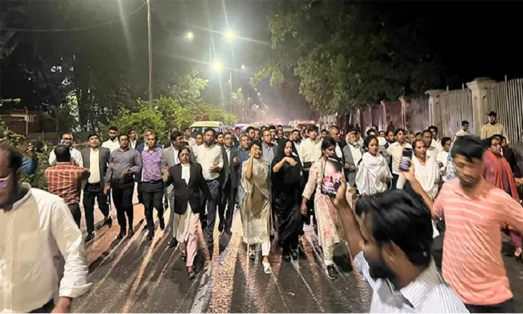 আইনজীবী হত্যার প্রতিবাদে সুপ্রিম কোর্টে বিক্ষোভ