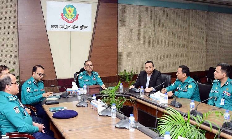 'কিছু উচ্চাভিলাষী কর্মকর্তার কারণে পুলিশের ভাবমূর্তি নষ্ট হয়েছে'