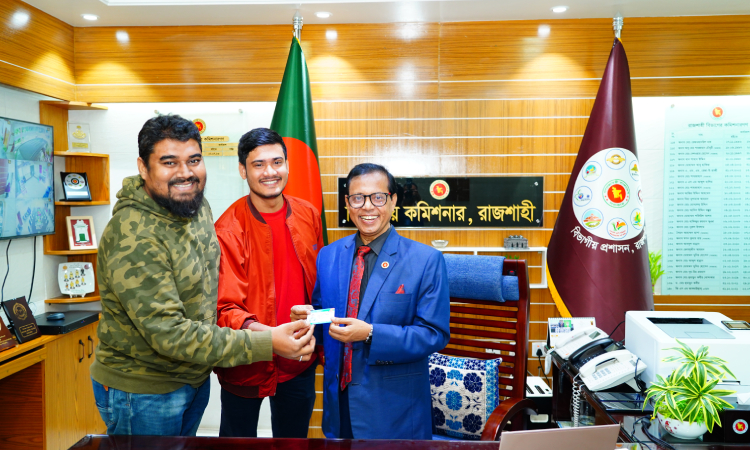 প্রথমবার ডিজিটাল আমন্ত্রণপত্রের উদ্বোধন করলেন রাসিক প্রশাসক