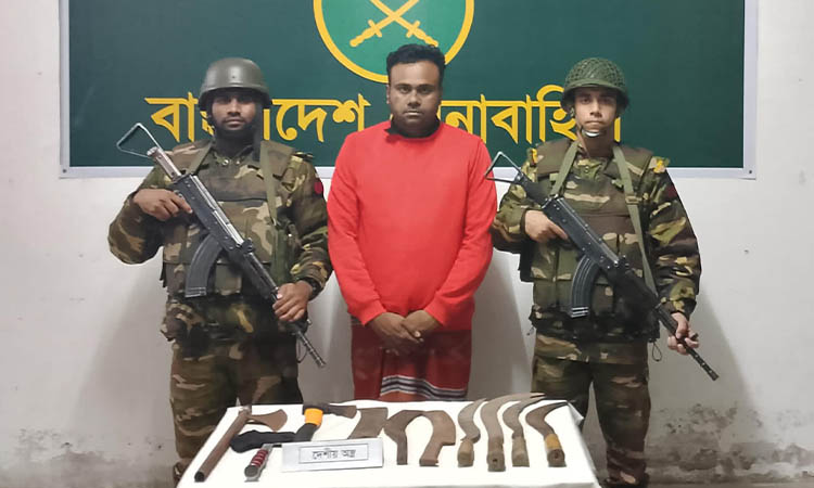 চুয়াডাঙ্গায় সেনা অভিযানে অস্ত্রসহ যুবদল নেতা গ্রেফতার