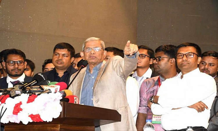 'অন্তর্বর্তী সরকার আছে দেশের জন্য, কিন্তু আবার অন্ধকার আসছে'