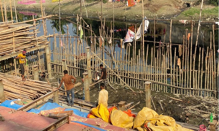 নির্ধারিত সময়ের আগেই মঞ্চ সরিয়ে নিল ইসকন কর্তৃপক্ষ