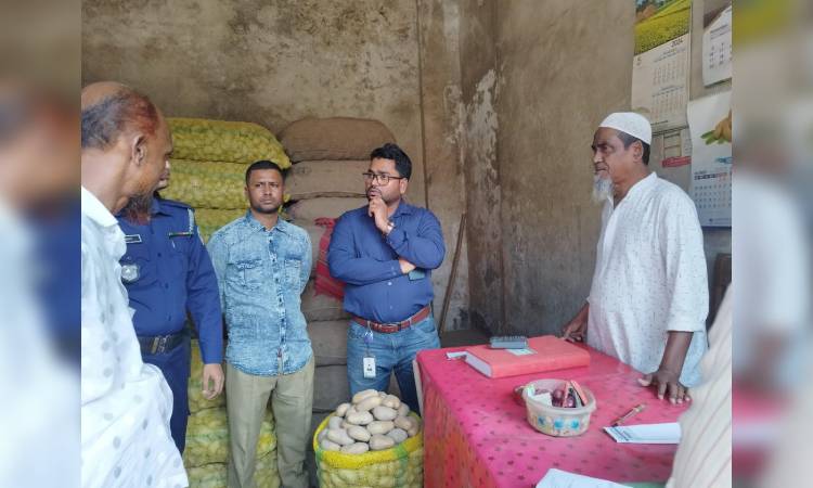 ফেনীতে চার ব্যবসায়ীকে সাত হাজার টাকা জরিমানা