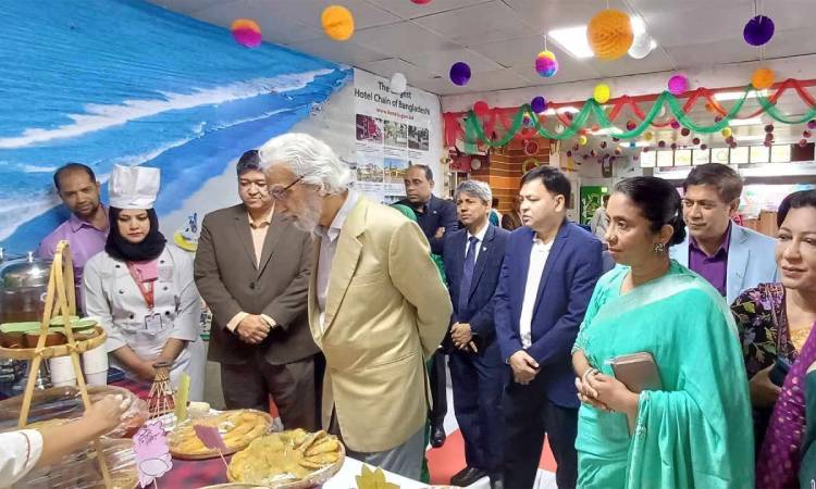পিঠা শুধু খাবার নয়, ঐতিহ্যেরও প্রতীক: হাসান আরিফ