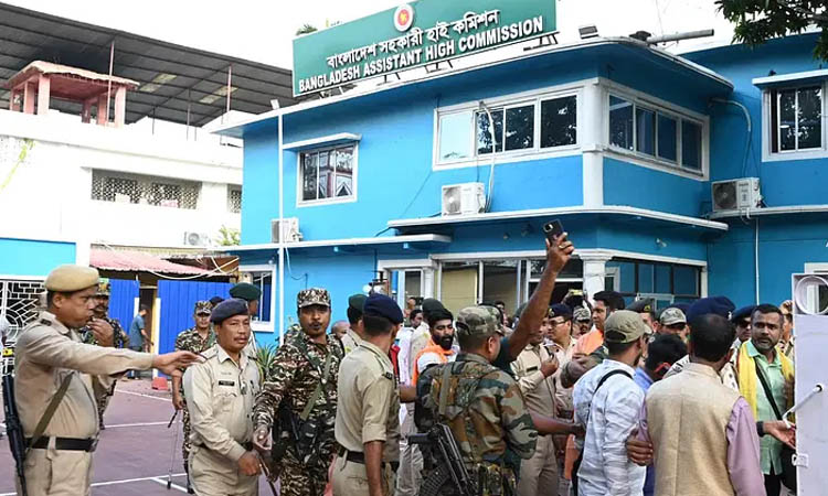 আগরতলায় বাংলাদেশ দূতাবাসে হামলার ঘটনায় ৩ পুলিশ বরখাস্ত, আটক ৭