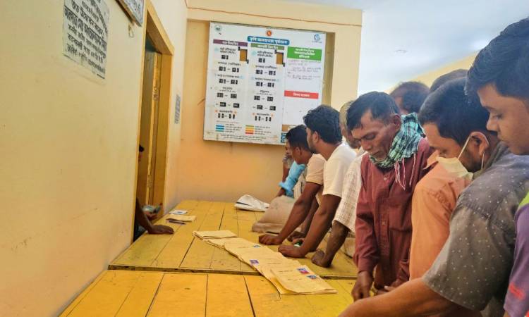 খানসামায় টিসিবির ২১ হাজার কার্ডধারী পাচ্ছেন না সয়াবিন তেল