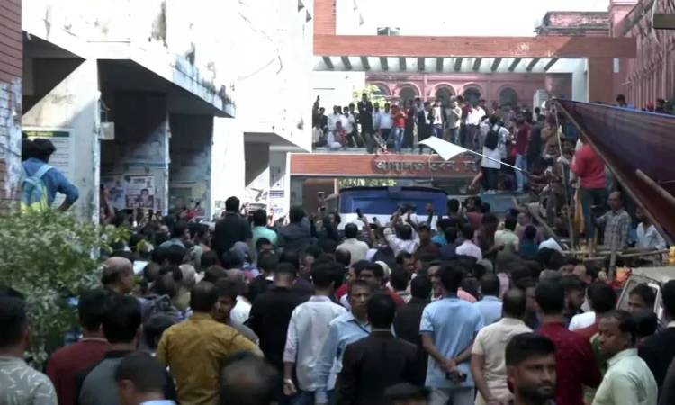 পুলিশের ওপর হামলা মামলায় ১২ আসামির রিমান্ড মঞ্জুর