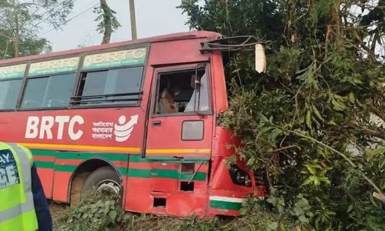 রাজশাহীতে বাসের ধাক্কায় প্রাণ গেল গৃহবধূর