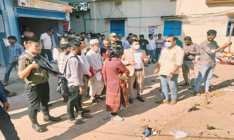 সরাইলে সরকারি জায়গায় অবৈধ স্থাপনা উচ্ছেদ