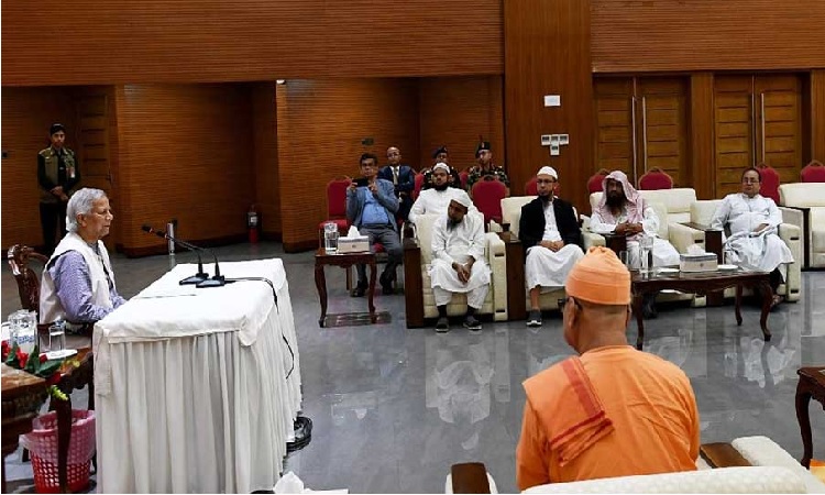 ধর্মীয় নেতাদের সঙ্গে বৈঠকে প্রধান উপদেষ্টা