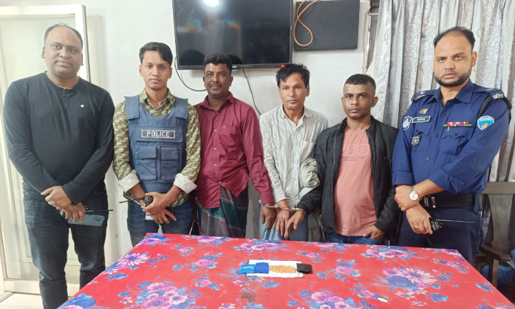 সরাইলে ইয়াবা ট্যাবলেটসহ আটক ৩