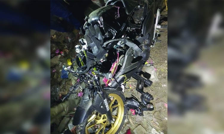 ওভারটেক করতে গিয়ে মোটরসাইকেলচালক নিহত