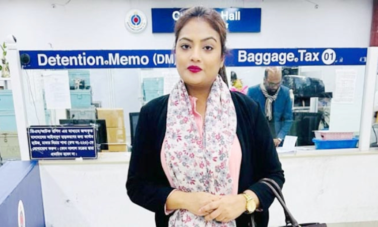 স্বর্ণসহ আটক সেই অভিনেত্রী যা বললেন