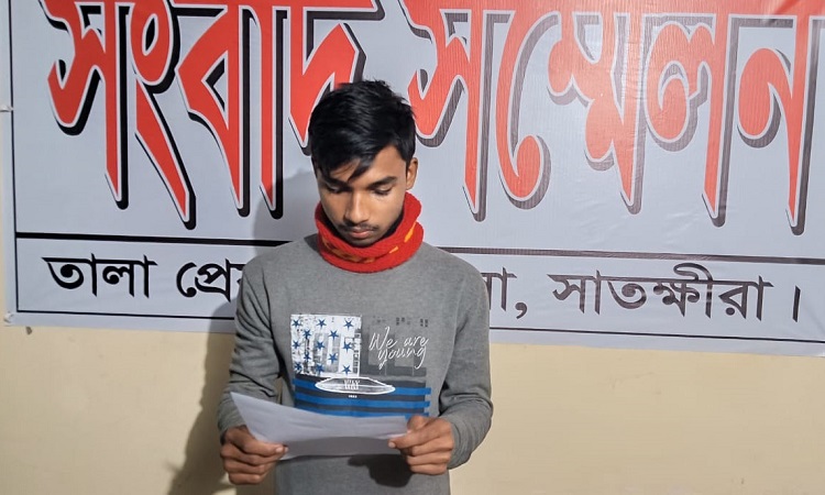 তালায় বসতবাড়ি ভাঙচুরের অভিযোগে সংবাদ সম্মেলন