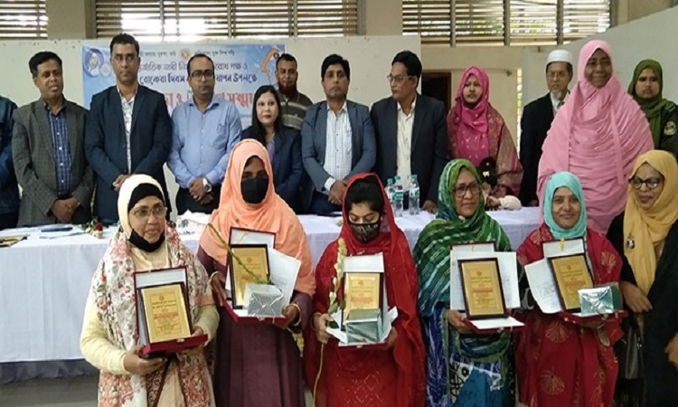 নড়াইলে বেগম রোকেয়া দিবসে ৫ জয়িতাকে সংবর্ধনা