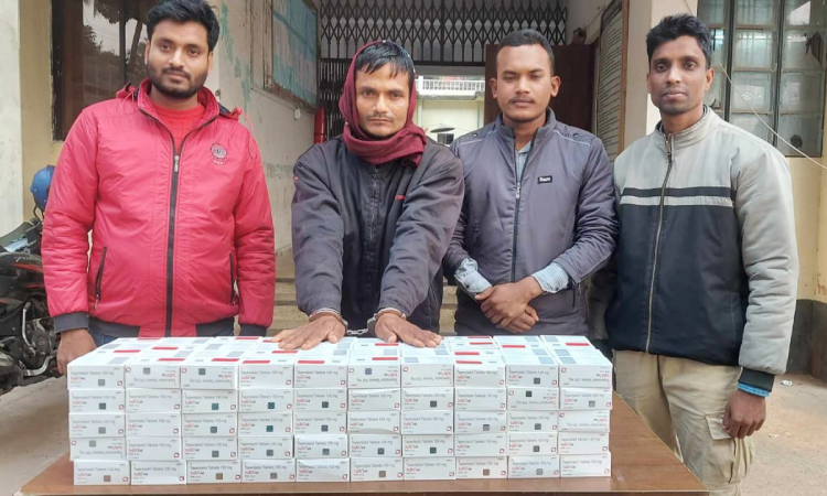 বিশ হাজার টাপেন্টাডল ট্যাবলেটসহ গ্রেফতার ১