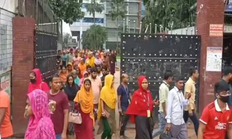 আশুলিয়ায় ২৫ কারখানায় সাধারণ ছুটি ঘোষণা