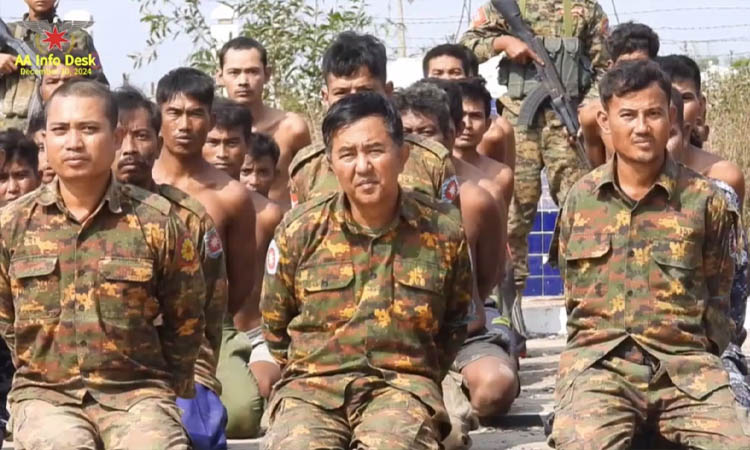 বিদ্রোহীদের দখলে রাখাইনের জান্তা ঘাঁটি, শত শত সেনা বন্দি