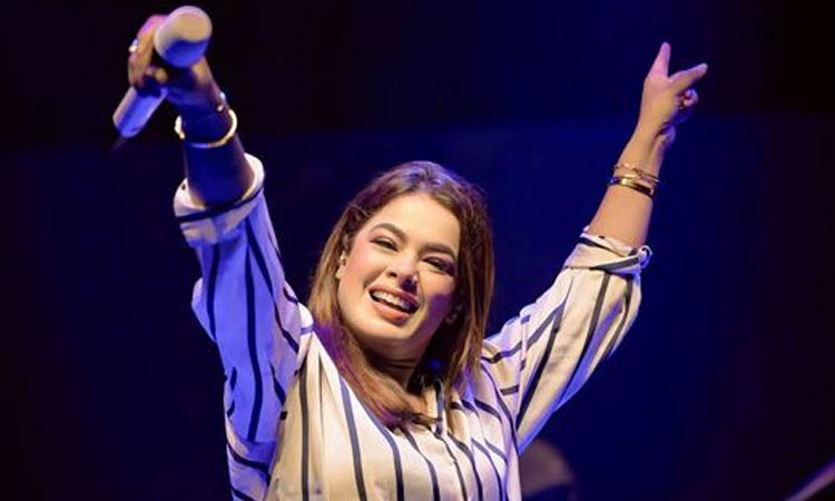 বাংলায় থাকতে হলে বাংলা গান শুনতে হবে: ইমন