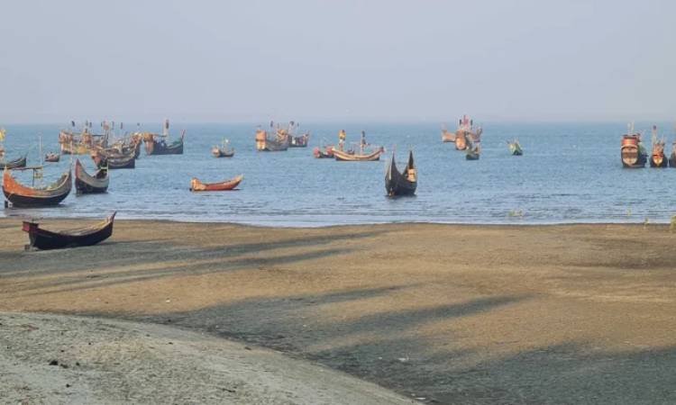 টেকনাফ-সেন্টমার্টিন রুটে ট্রলার চলাচল শুরু