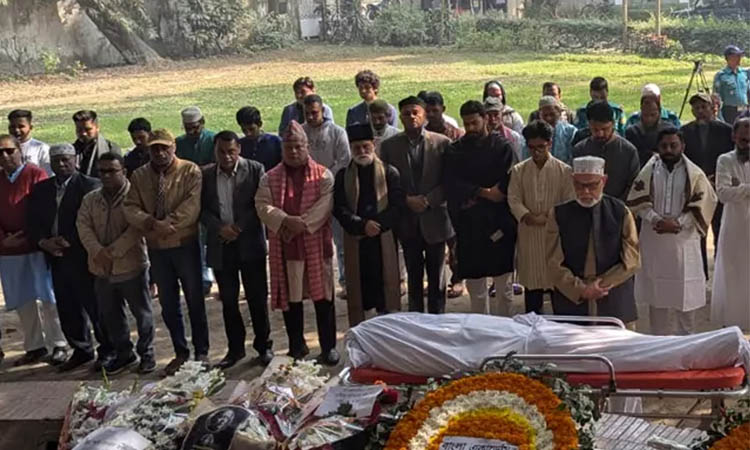 বাংলা একাডেমিতে কবি হেলাল হাফিজের প্রথম জানাজা সম্পন্ন