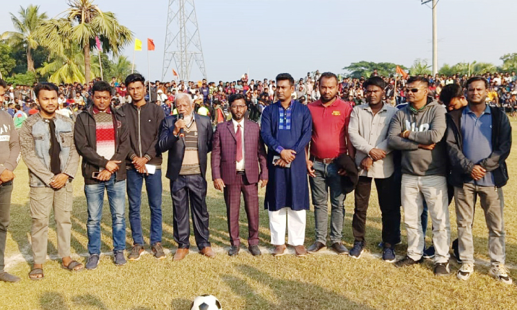 তালায় ৮ দলীয় ফুটবল টুর্নামেন্টের সেমিফাইনাল অনুষ্ঠিত