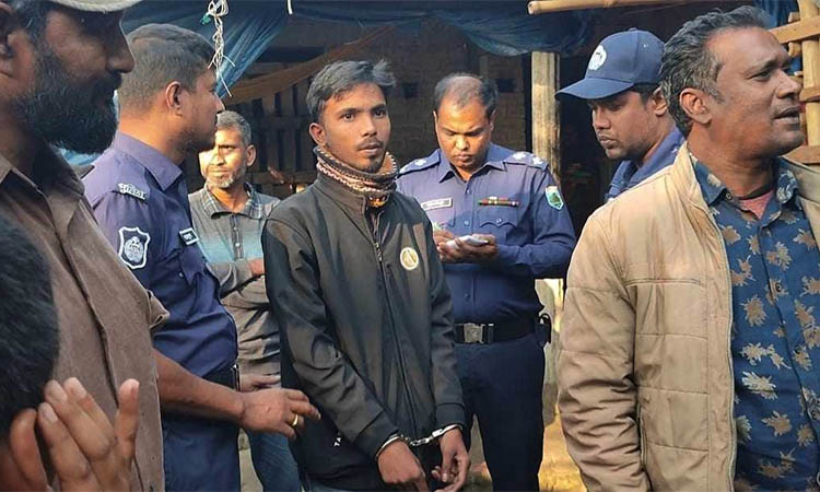নাটোরে চাঁদাবাজি করতে গিয়ে ভুয়া সাংবাদিক গ্রেফতার